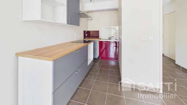 Très bel appartement Une chambre, avec balcon parking et ascenseur.