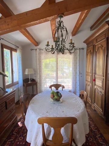 Corbières, très belle villa de 7 pièces avec terrasses, car port, garage, grenier et sous-sol dans un cadre exceptionnel