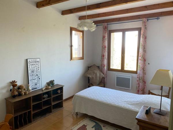 Corbières, très belle villa de 7 pièces avec terrasses, car port, garage, grenier et sous-sol dans un cadre exceptionnel