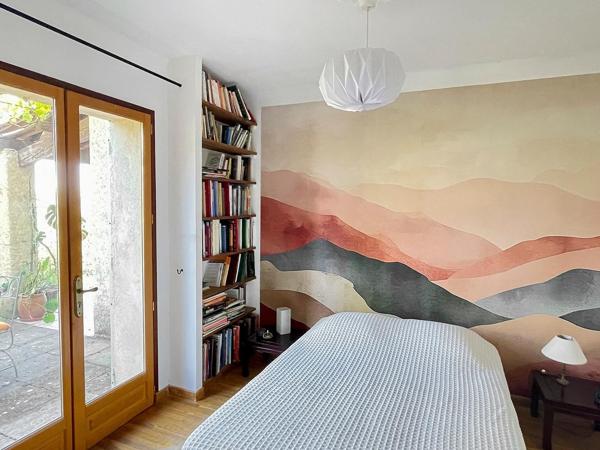 Corbières, très belle villa de 7 pièces avec terrasses, car port, garage, grenier et sous-sol dans un cadre exceptionnel