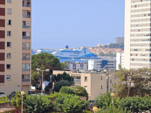 Votre famille manque d’espace ? Ce T4 à Parc Azur à Ajaccio coche les cases essentielles