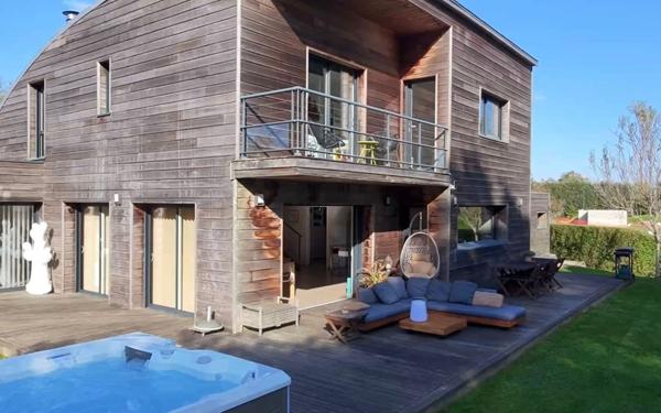 Maison à vendre    6 pièces • 204,90 m2 Elven