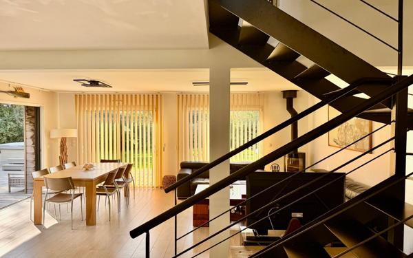 Maison à vendre    6 pièces • 204,90 m2 Elven