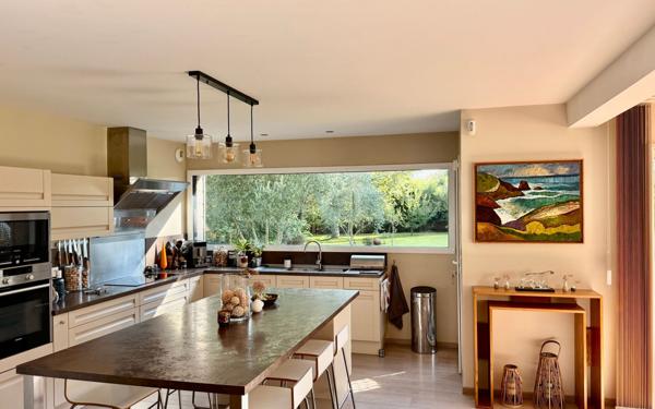 Maison à vendre    6 pièces • 204,90 m2 Elven