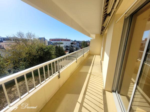Appartement à louer 4 pièces LA ROCHELLE (17) - Quartier La Genette, 2 chambres, Terrasse, Parking privatif dans la résidence