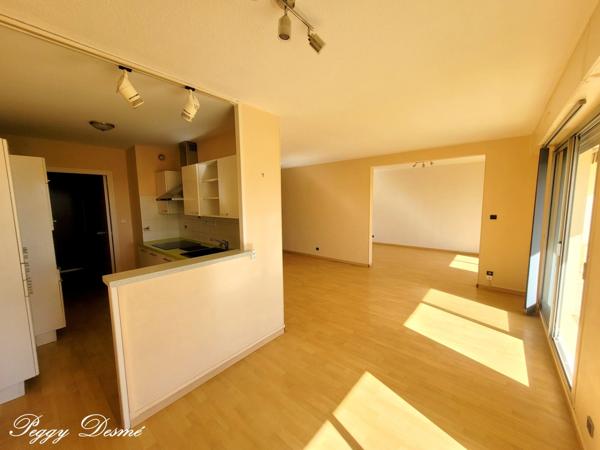 Appartement à louer 4 pièces LA ROCHELLE (17) - Quartier La Genette, 2 chambres, Terrasse, Parking privatif dans la résidence