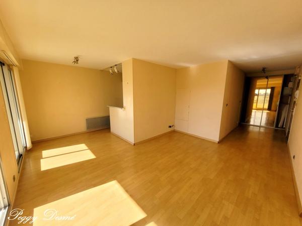 Appartement à louer 4 pièces LA ROCHELLE (17) - Quartier La Genette, 2 chambres, Terrasse, Parking privatif dans la résidence