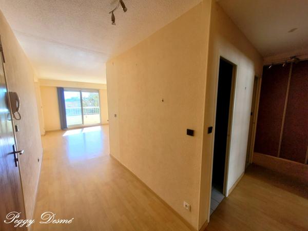 Appartement à louer 4 pièces LA ROCHELLE (17) - Quartier La Genette, 2 chambres, Terrasse, Parking privatif dans la résidence