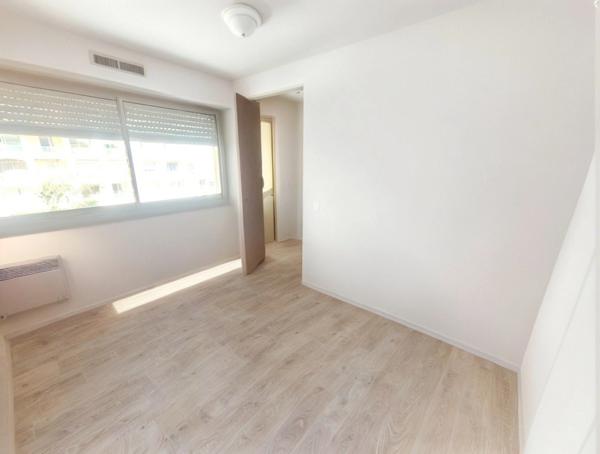 Appartement à louer 4 pièces LA ROCHELLE (17) - Quartier La Genette, 2 chambres, Terrasse, Parking privatif dans la résidence