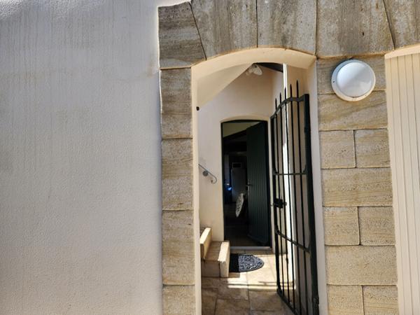 EXCLUSIVITE A SAINT SATURNIN LES AVIGNON - APPARTEMENT T1 BIS DE 38.57 M² AVEC TERRASSE DE 20 M² + PARKING PRIVE