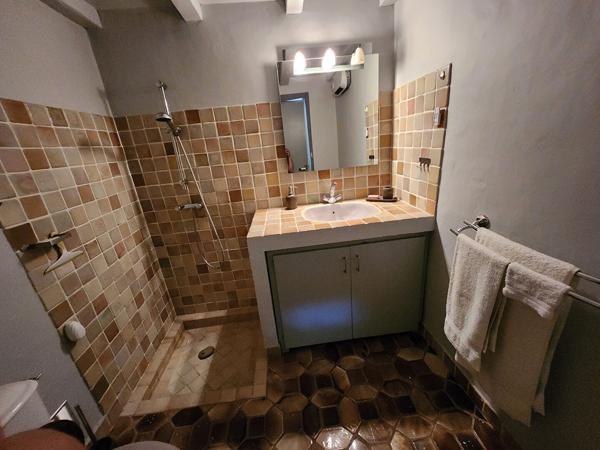 EXCLUSIVITE A SAINT SATURNIN LES AVIGNON - APPARTEMENT T1 BIS DE 38.57 M² AVEC TERRASSE DE 20 M² + PARKING PRIVE