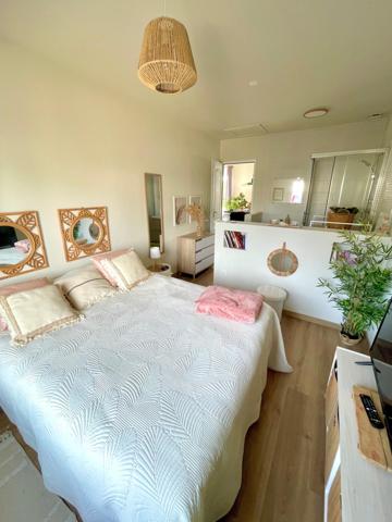 Maison récente, 4 chambres.