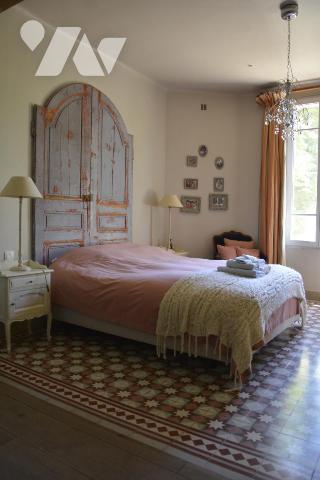 Maison d'exception avec vue sur le vignoble environnant 