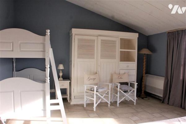 Maison d'exception avec vue sur le vignoble environnant 