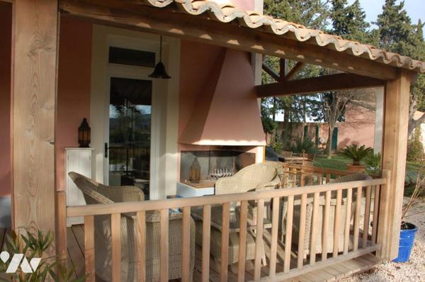 Maison d'exception avec vue sur le vignoble environnant 