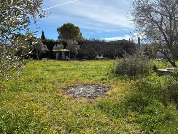 Location Terrain 1300 m2 à Aubagne