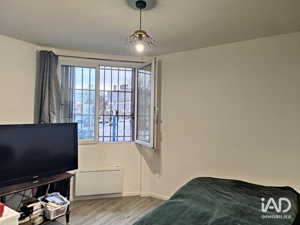 Droit au bail à vendre 102 m² Suresnes