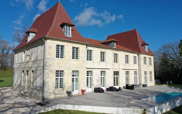 Maison à vendre    2 pièces • 677 m2 Dax