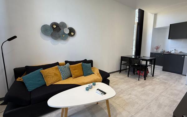 Maison à vendre    2 pièces • 677 m2 Dax