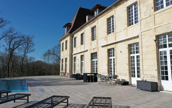 Maison à vendre    2 pièces • 677 m2 Dax