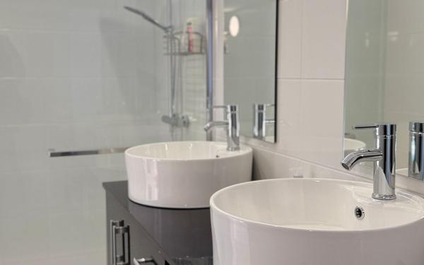 Maison à vendre    2 pièces • 677 m2 Dax