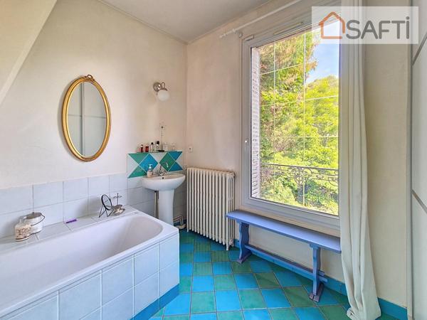 Maison familiale à 6 min du RER A pleine de charme