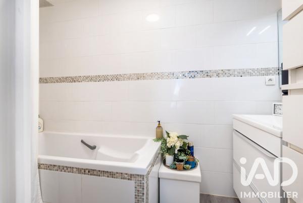 Appartement à vendre 2 pièces 46,49 m² Chassieu
