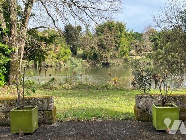 Maison à vendre à proximité de LIBOURNE (33500), sur la commune de Fronsac ! dans un environnem...