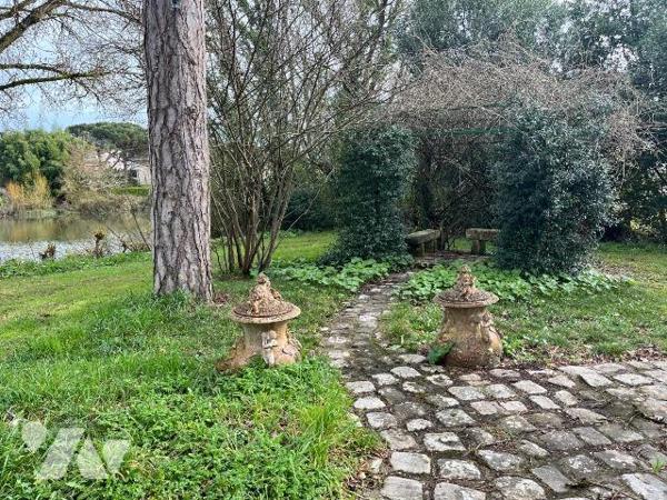 Maison à vendre à proximité de LIBOURNE (33500), sur la commune de Fronsac ! dans un environnem...