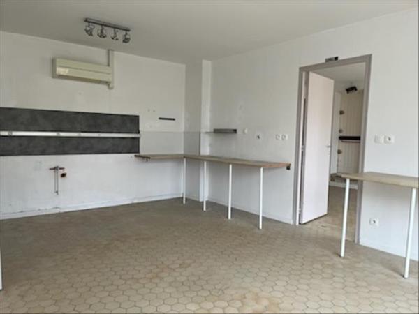 Immeuble à vendre |  Abzac |  345 m²