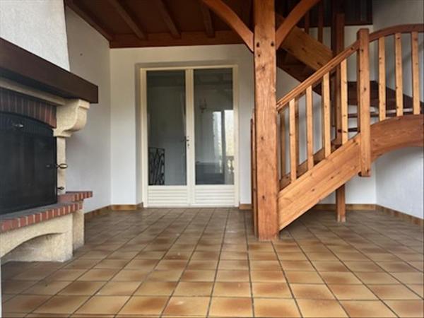 Immeuble à vendre |  Abzac |  345 m²