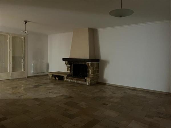 Immeuble à vendre |  Abzac |  345 m²