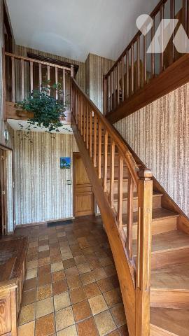 Dans le bourg de MARIGNY, pavillon sur sous-sol de 135,5m² habitables sur un terrain de 1 183m²