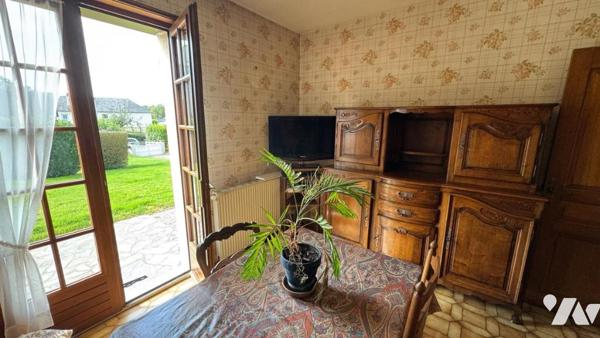 Dans le bourg de MARIGNY, pavillon sur sous-sol de 135,5m² habitables sur un terrain de 1 183m²