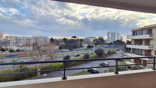 Marseille (13014) Appartement type 4 avec terrasse et place de parking