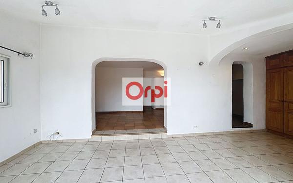 Maison à vendre    5 pièces •  Lecci