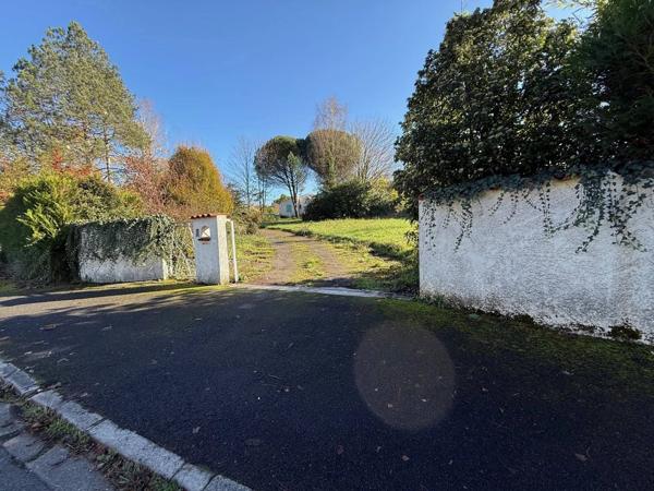 TERRAIN CONSTRUCTIBLE de 900m² viabilisé