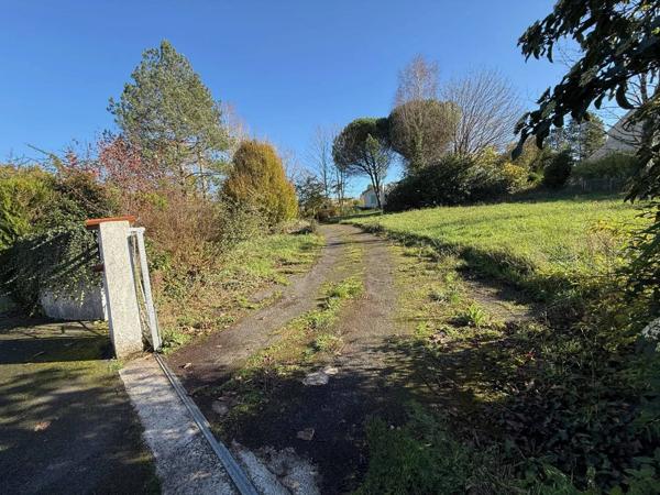 TERRAIN CONSTRUCTIBLE de 900m² viabilisé