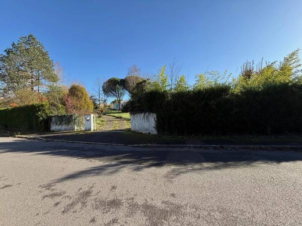 TERRAIN CONSTRUCTIBLE de 900m² viabilisé