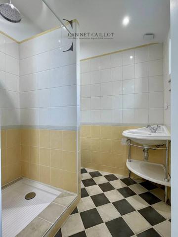 JOLI APPARTEMENT T2 - SAINTES Rive Gauche (réf.30640)