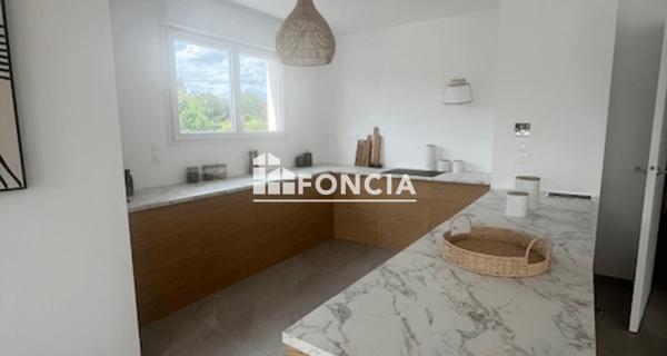 À vendre Appartement 4 pièces 124 m² - Champagne-au-mont-d'or 69410