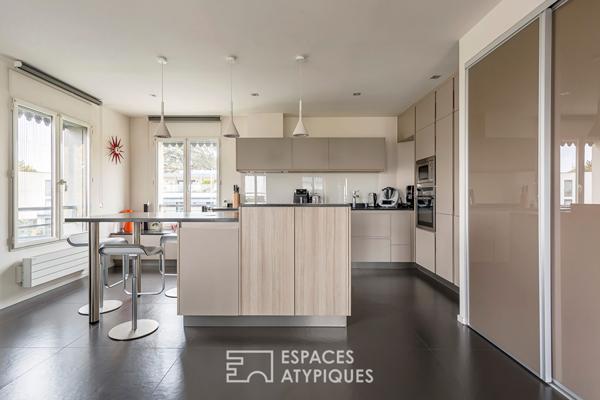 Appartement rénové au dernier étage avec terrasse