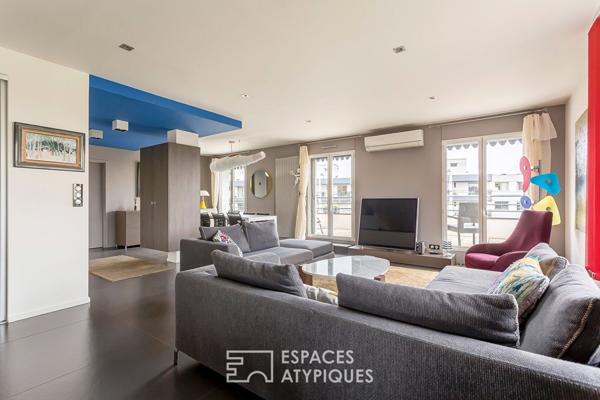 Appartement rénové au dernier étage avec terrasse