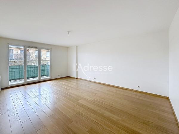 Appartement F3 lumineux avec 2 stationnements
