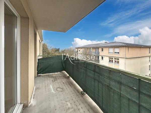 Appartement F3 lumineux avec 2 stationnements
