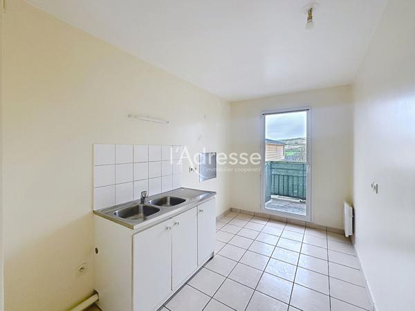 Appartement F3 lumineux avec 2 stationnements