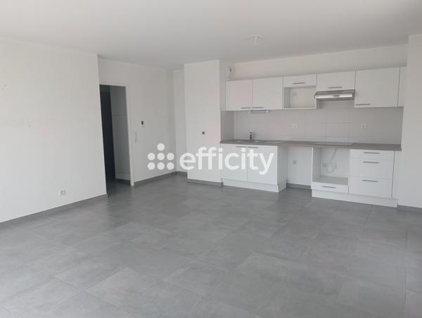 Appartement
         3 pièces
        - 65 m² 315 000 € *