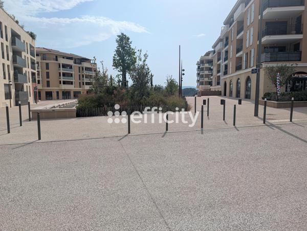 Appartement
         3 pièces
        - 65 m² 315 000 € *