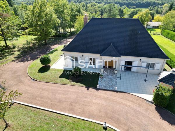 Belle propriété , à 2h au sud de Paris et à 10 minutes du péage de l'A71