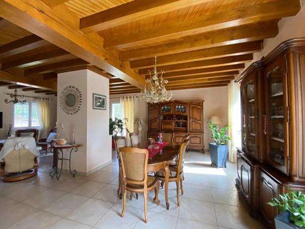 Belle propriété , à 2h au sud de Paris et à 10 minutes du péage de l'A71